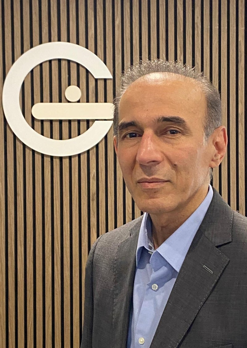 Alireza Azizi, Facharzt für Radiologie